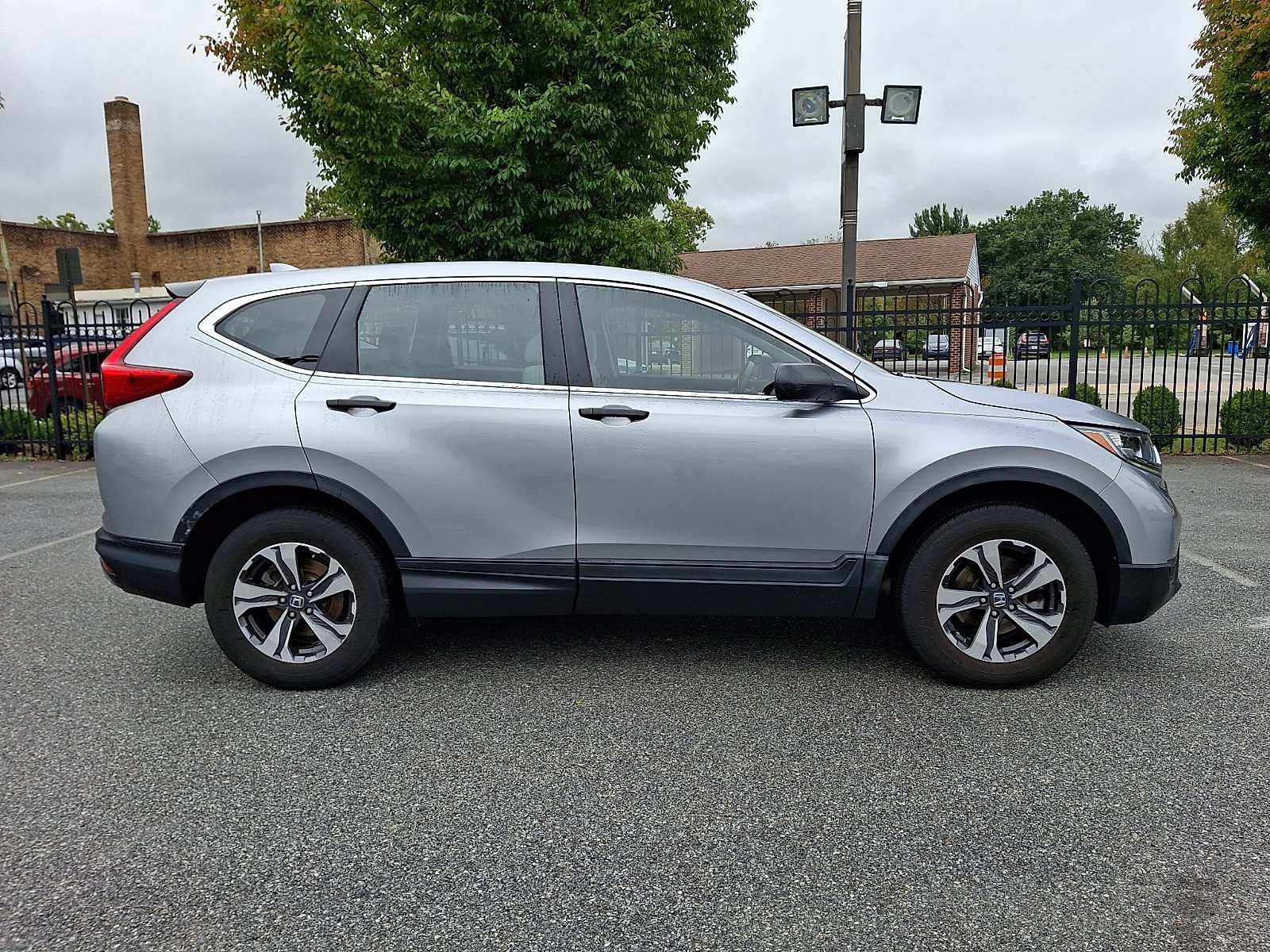 Used 2017 Honda CR-V LX image 7