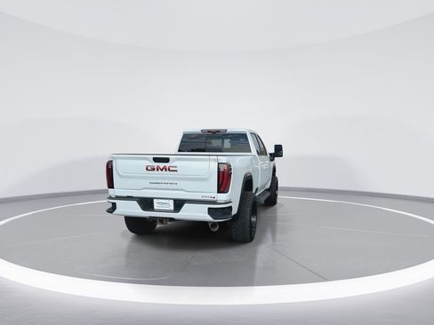 Used 2024 GMC Sierra 2500 AT4 w/ Technology Package AWD/4WD image 7