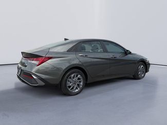 New 2026 Hyundai Elantra Hybrid FWD video 3