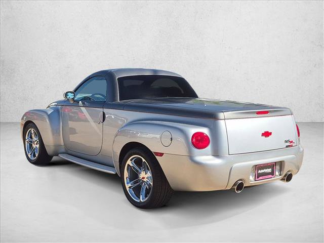 Used 2005 Chevrolet SSR w/ Preferred Equipment Group RWD image 8