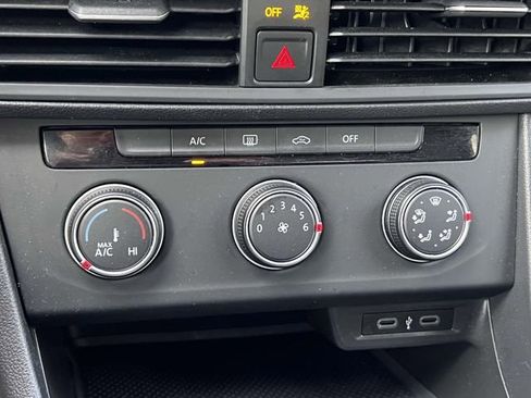 Certified 2022 Volkswagen Jetta Sport image 29