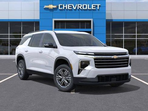 New 2026 Chevrolet Traverse LT w/ Driver Confidence Package FWD image 7