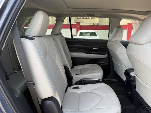 Used 2024 Toyota Grand Highlander FWD image 33