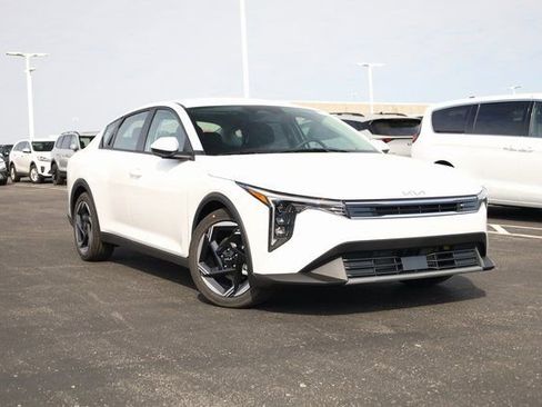 New 2025 Kia K4 EX image 2