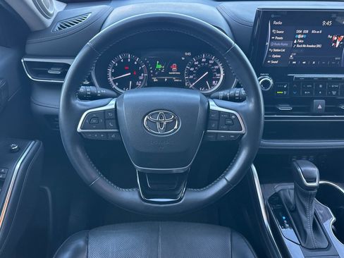 Used 2022 Toyota Highlander Limited AWD/4WD image 14