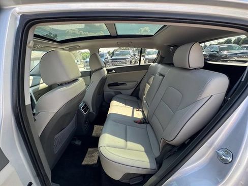 Used 2019 Kia Sportage EX w/ EX Technology Package FWD image 12