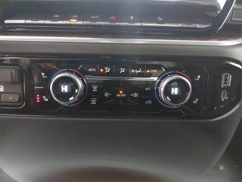 Used 2023 GMC Sierra 1500 SLE image 40