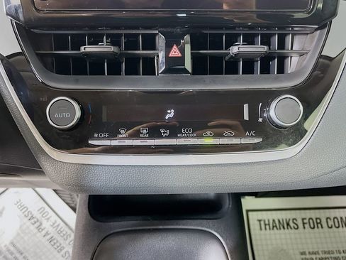 Used 2025 Toyota Corolla LE FWD image 20