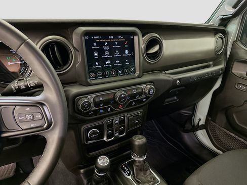 Used 2023 Jeep Wrangler Unlimited w/ Sun & Screen Package AWD/4WD image 26