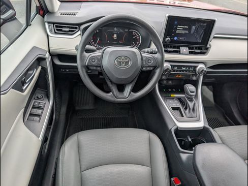 Used 2025 Toyota RAV4 XLE w/ Convenience Package FWD image 8