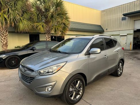 Used 2015 Hyundai Tucson SE image 1