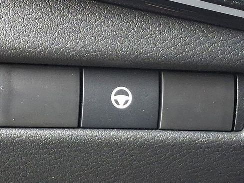 Certified 2025 Nissan Kicks SR AWD/4WD image 24