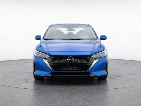 Used 2025 Nissan Sentra SV FWD image 2