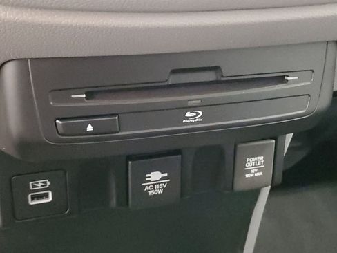 Certified 2024 Honda Odyssey Touring image 34