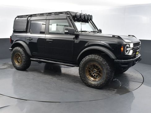 New 2025 Ford Bronco Badlands image 3