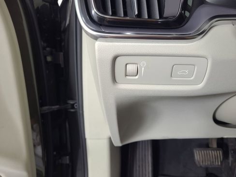 Used 2019 Volvo S60 T5 Momentum FWD image 15