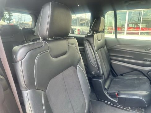 Used 2023 Jeep Grand Cherokee L Laredo AWD/4WD image 11