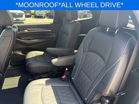 Used 2023 Buick Enclave Avenir AWD/4WD image 16