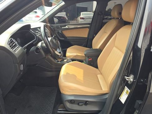 Used 2023 Volkswagen Tiguan SE AWD/4WD image 11