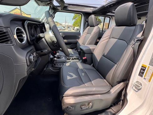 New 2026 Jeep Wrangler Unlimited Sahara w/ Safety Group AWD/4WD image 14