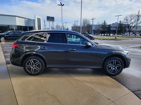 Used 2025 Mercedes-Benz GLC 300 4MATIC image 2