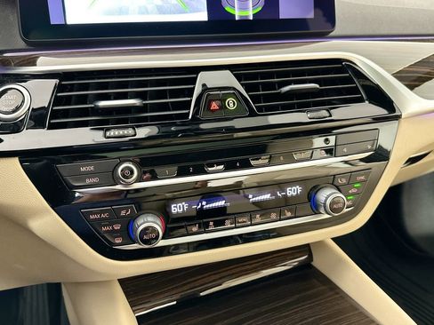 Used 2022 BMW 540i xDrive w/ Premium Package AWD/4WD image 16