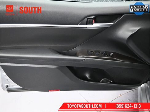 Used 2024 Toyota Camry SE image 21
