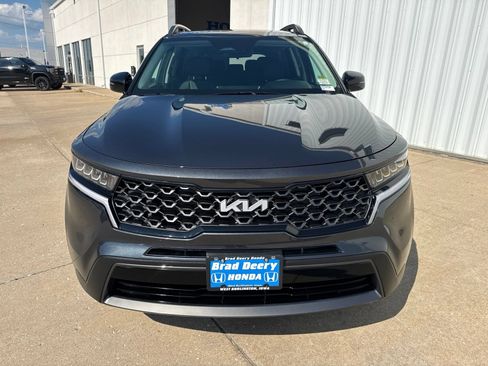 Used 2023 Kia Sorento S w/ Panoramic Sunroof Package AWD/4WD image 3