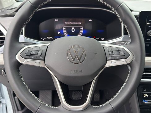 New 2026 Volkswagen Taos SE image 13