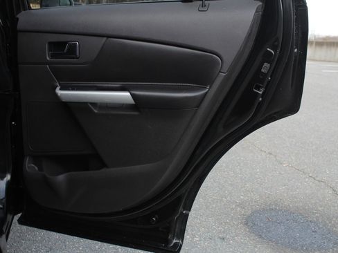 Used 2011 Ford Edge Limited image 16