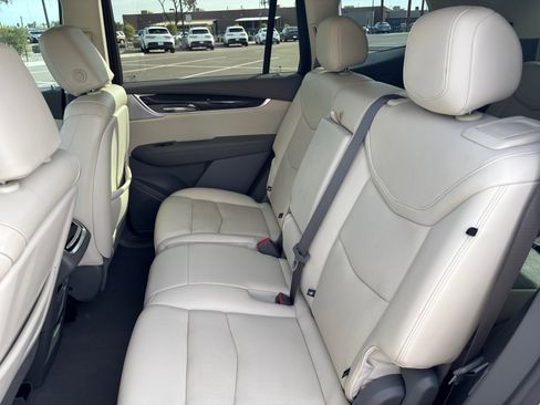 Used 2024 Cadillac XT6 Premium Luxury w/ Technology Package image 17