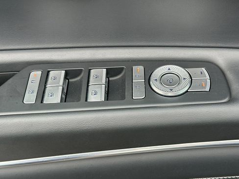 Used 2025 Genesis GV80 2.5T Standard AWD/4WD image 11