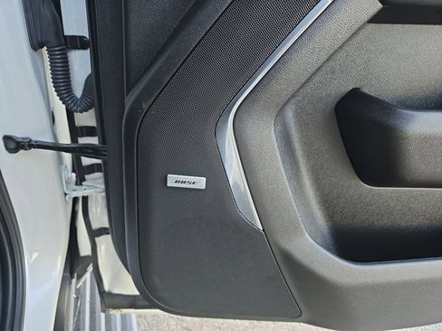 Used 2021 Chevrolet Tahoe High Country w/ Premium Package image 18