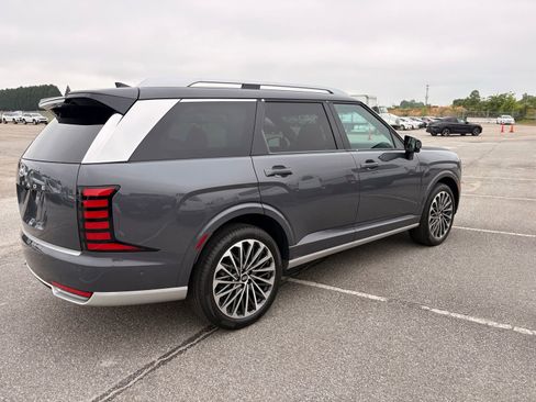 Used 2026 Hyundai Palisade Calligraphy FWD image 3