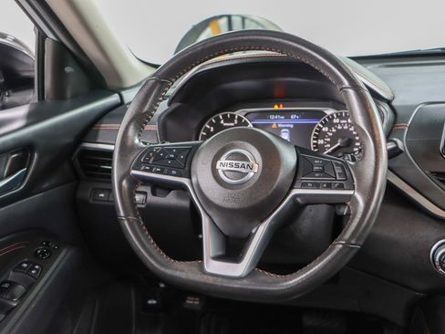Used 2022 Nissan Altima 2.5 SR FWD image 12