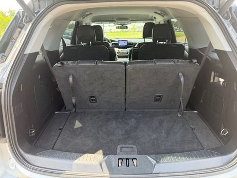 Used 2021 Ford Explorer XLT w/ Equipment Group 202A RWD image 6