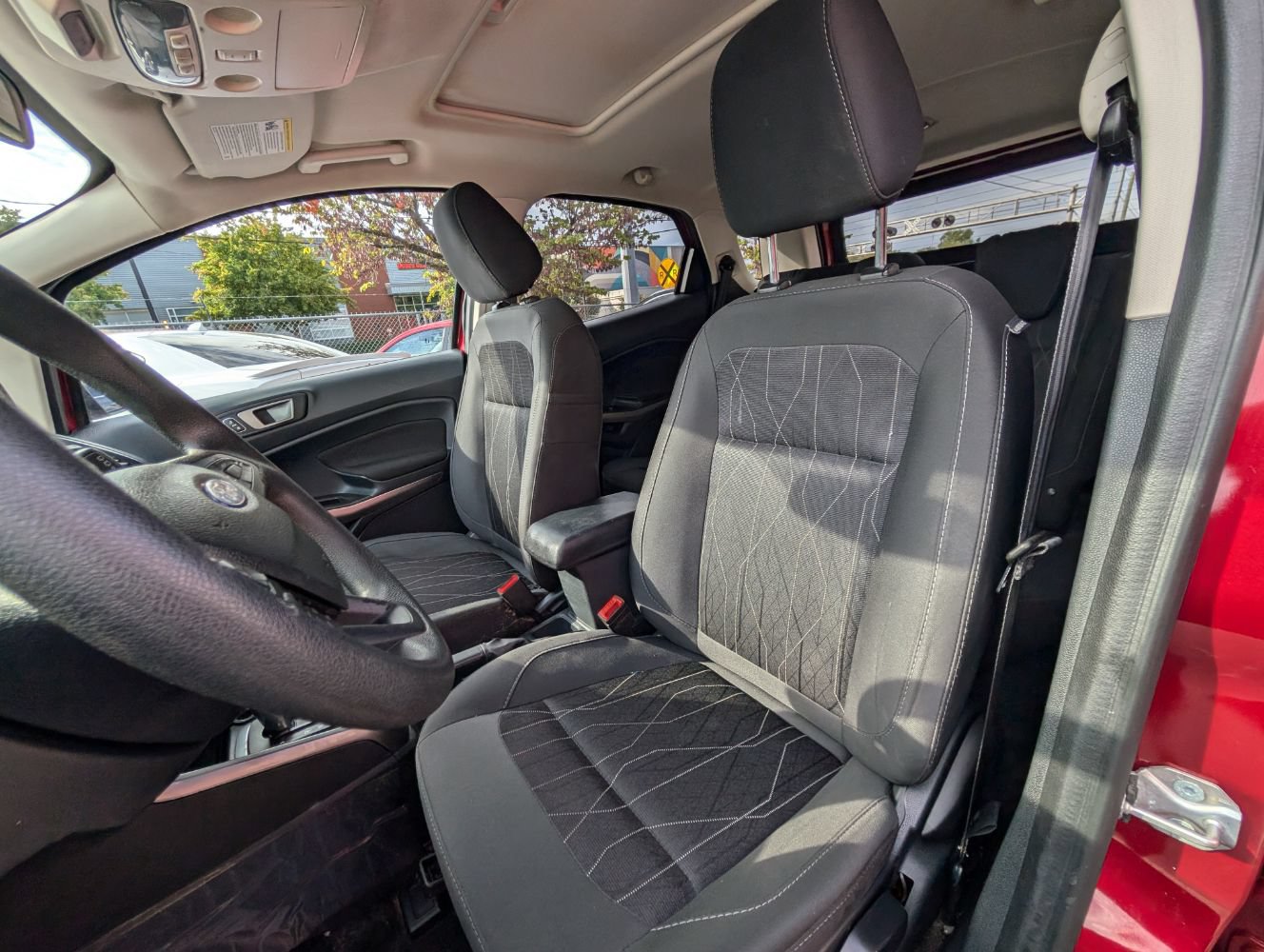 Used 2021 Ford EcoSport SE w/ SE Convenience Package FWD image 16