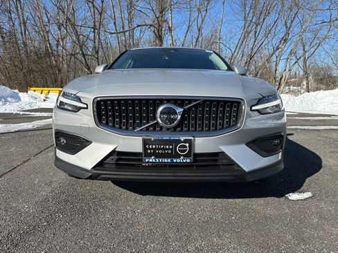 Certified 2025 Volvo V60 B5 Cross Country Plus image 2