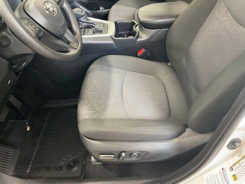 Used 2025 Toyota RAV4 XLE image 10
