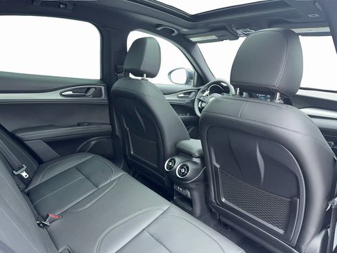 New 2025 Alfa Romeo Stelvio Sprint w/ Convenience Package image 40