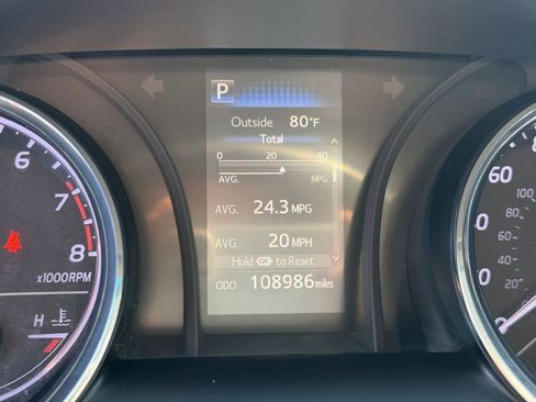 Used 2018 Toyota Camry LE image 13