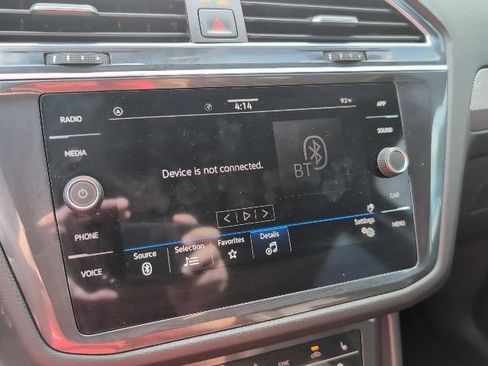 Used 2023 Volkswagen Tiguan SE R-Line image 14