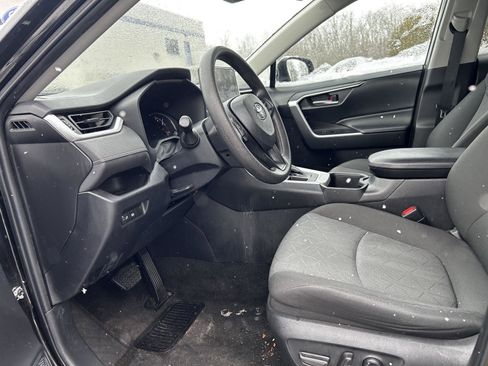 Used 2024 Toyota RAV4 XLE image 9