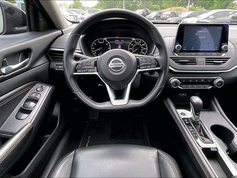 Used 2021 Nissan Altima 2.5 SR w/ SR Premium Package FWD image 7