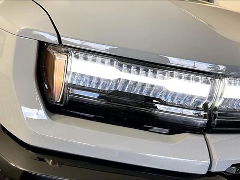 Certified 2025 GMC Hummer EV 2X w/ LPO, Sport Package image 25