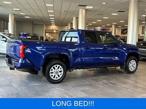 Used 2025 Toyota Tacoma SR5 AWD/4WD image 3