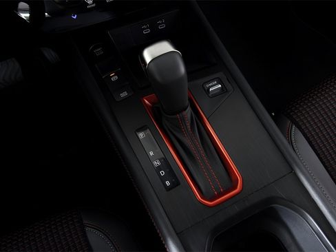 Used 2025 Nissan Kicks SR image 33