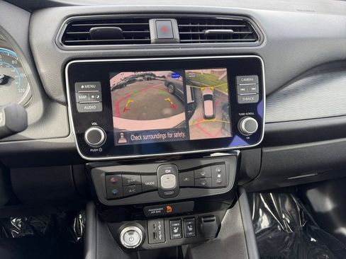 Used 2025 Nissan Leaf SV Plus image 21