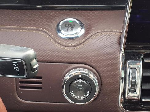 Used 2018 Lincoln Navigator Black Label image 16