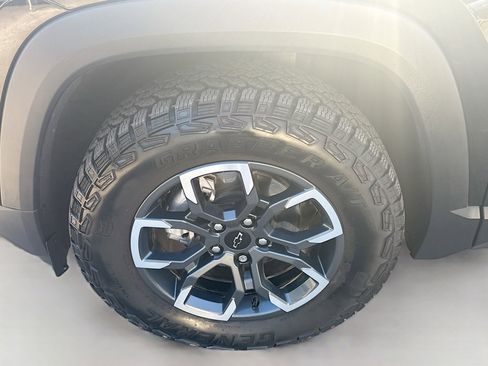 Used 2025 Chevrolet Equinox ACTIV w/ Safety and Technology Package image 37